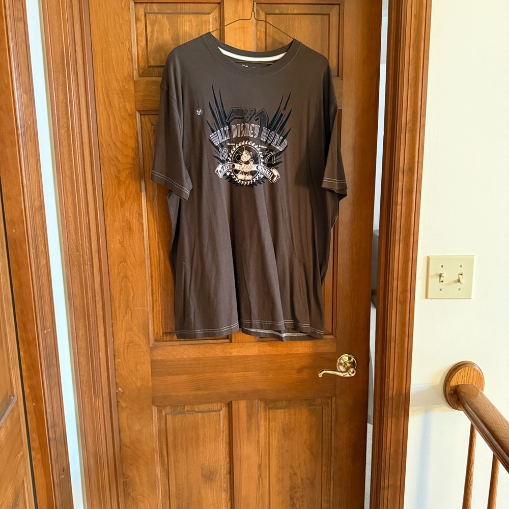Walt Disney Mikey Mouse Commemorative Graphic Tee - Picture 5 of 5